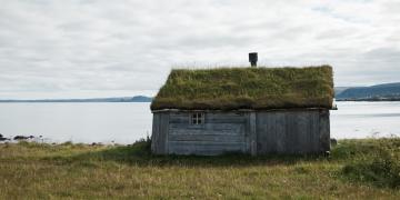 Alte Torfdächer in Norwegen.